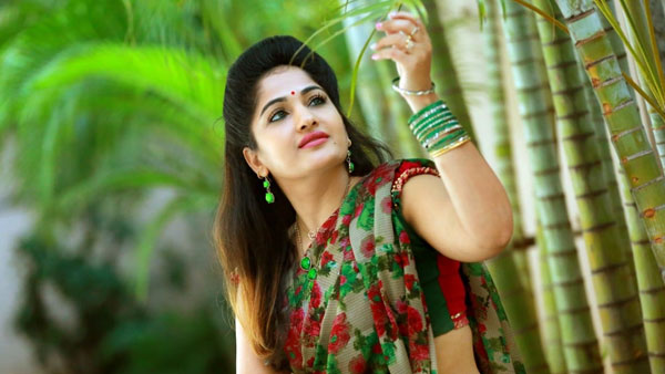 మహిళలను టార్గెట్ చేస్తూ నీచంగా