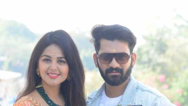  అఖిల్, మోనాల్‌తో వెబ్ సిరీస్