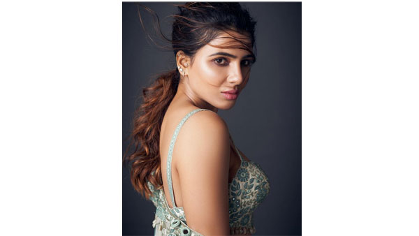 వెరైటీ డ్రెస్సులు..