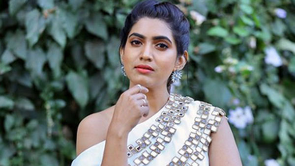 ఇక్కడ ఆపేసింది.. అక్కడ మాత్రం బిజీగా