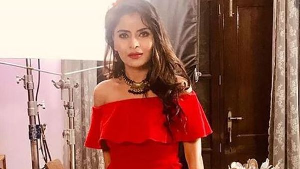 80 యాడ్స్ లలో..