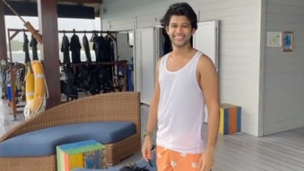 షర్ట్ విప్పేసి అలా.. జాలీమూడ్‌లో అభిజిత్.. మాల్దీవుల్లో రచ్చ