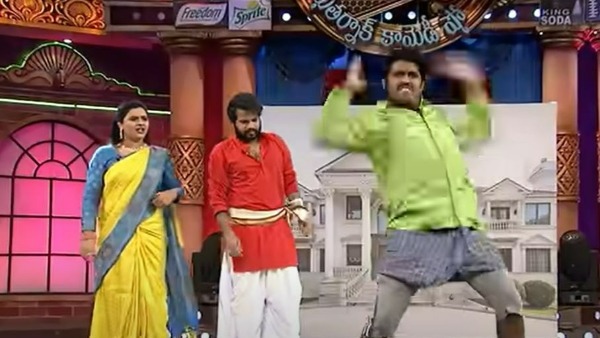 అందరినీ టార్గెట్ చేస్తూ.. నవ్వులు పంచుతూ