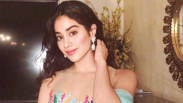  మహిళా పైలెట్‌గా మారిన శ్రీదేవి కూతురు