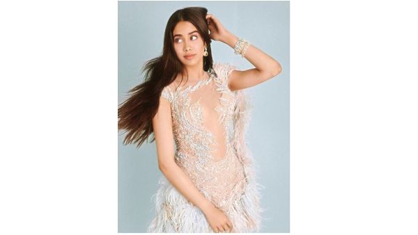 ఎప్పుడూ అందులోనే.. హాట్ టాపిక్ అవుతోంది