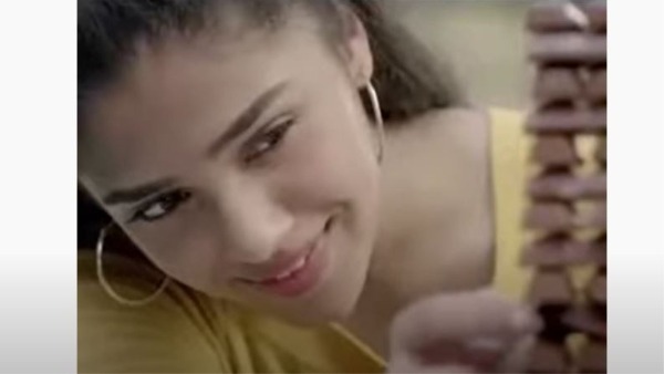 'కిస్ మీ' యాడ్ లో కూడా