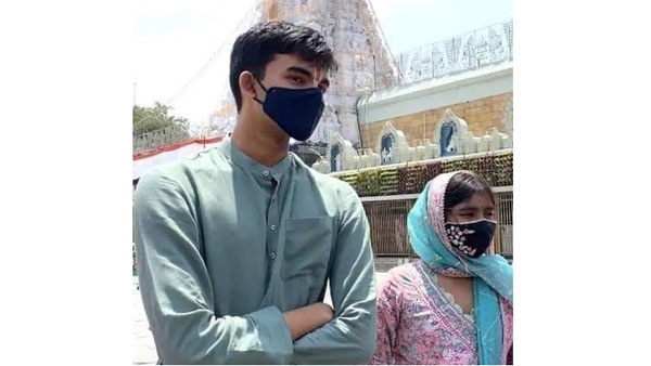 జనాల్లో కలిసిపోయి