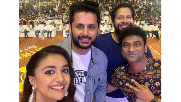 అల్లరి వేశాలు వేస్తూ..