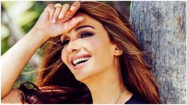 స్వచ్ఛంద సేవలో సోమీ ఆలీ