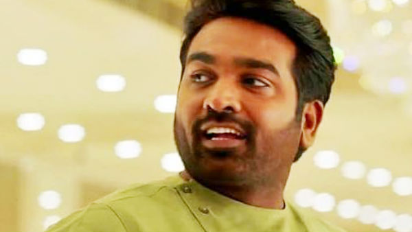  బస్ స్టాప్ లో ఉండగా