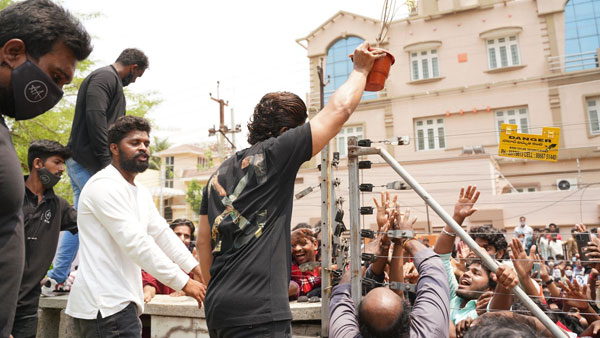 ఫ్యాన్స్ పై కేసు నమోదు