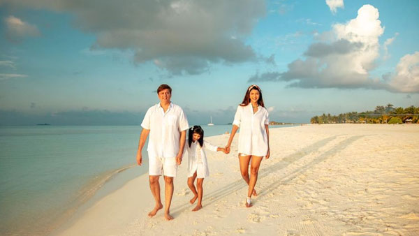 భూతల స్వర్గంలో మంచు లక్ష్మి ఫ్యామిలీ