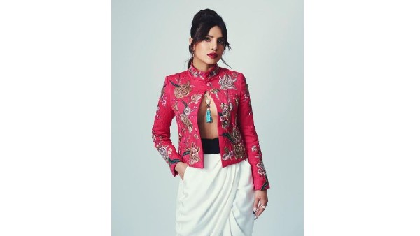 టాప్ ఉన్నా లేనట్లే.. మొత్తం చూపించిందిగా