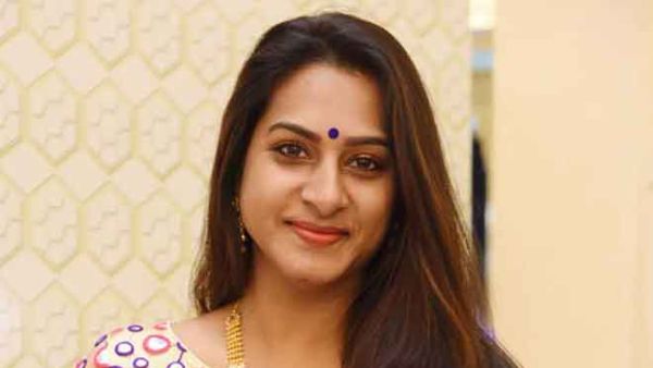 సోషల్ మీడియాలో ఇలా..