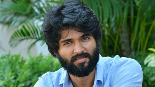 దాని కోసం ఏకంగా నాలుగు ట్రై చేస్తూ