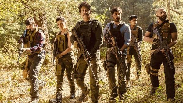 కథలో ట్విస్టులు..