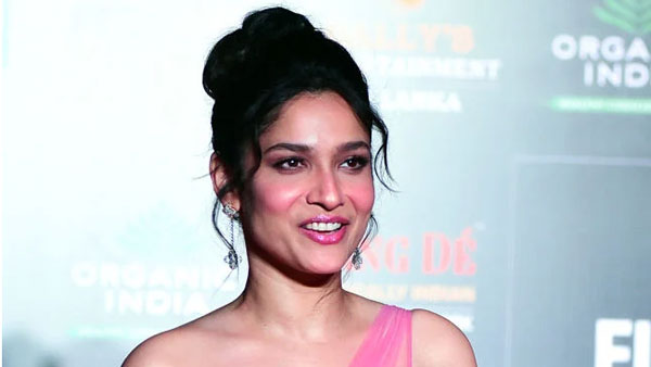 పవిత్ర రిష్తాతో పాపులర్