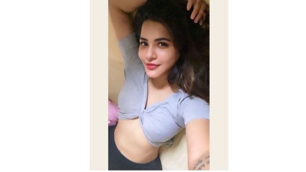 హాట్ ఫొటోలను షేర్ చేసిన బోల్డ్ పాప