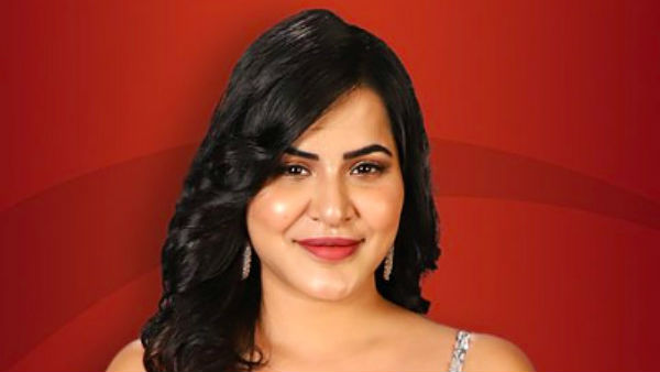  కమెడియన్లతో కలిసి రచ్చ... లవ్ ట్రాకు