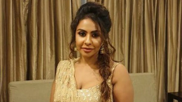  అలా వచ్చి.. ఇలా వెళ్లిపోయిన శ్రీరెడ్డి