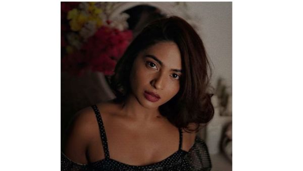 హాట్ ఫొటోతో షాకిచ్చిన దేత్తడి హారిక