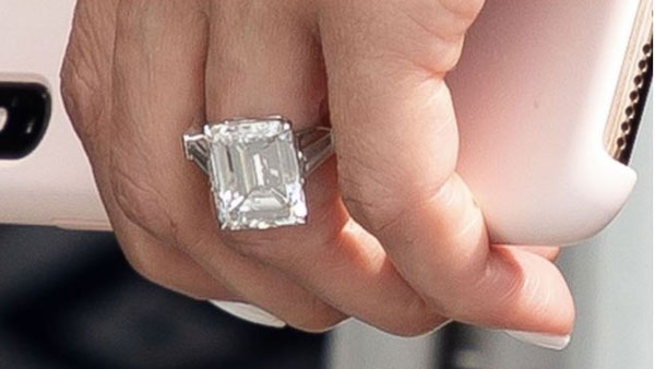  ఎంగేజ్‌మెంట్ రింగ్ ధర..