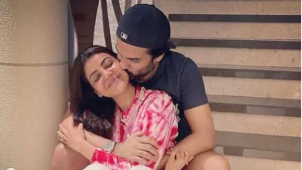 భర్తతో కలిసి రొమాన్స్