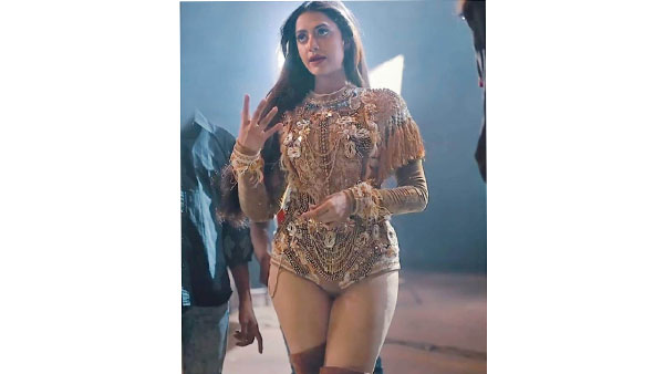 బికినీలో ఫోటోషూట్..