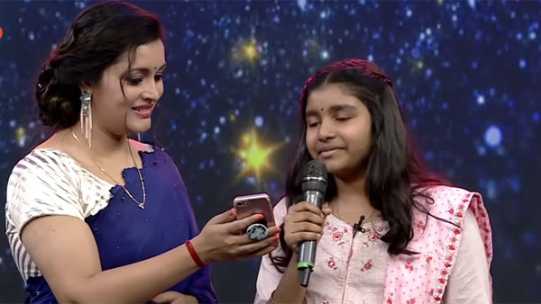 యాంకర్ రవికి పంచ్ వేసేసింది