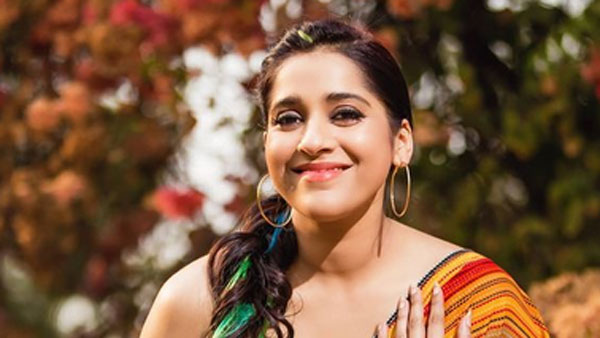 అందాలు ఆరబోసినా వర్కౌట్ కాలేదు