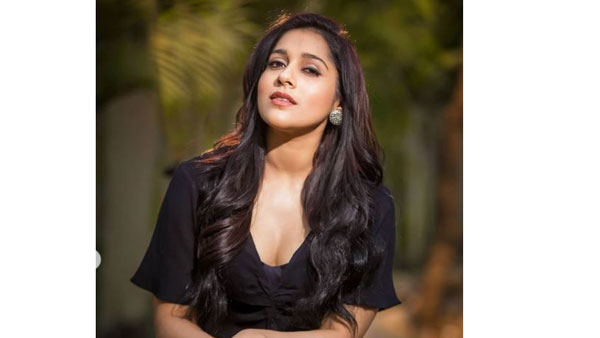 క్లీవేజ్ షోతో షాకిచ్చిన రష్మీ గౌతమ్