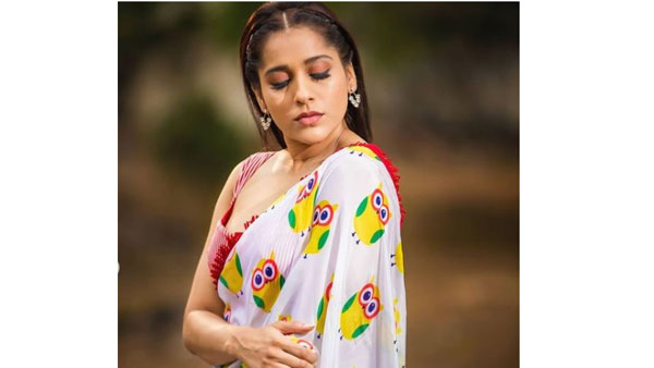 అందులో యమ యాక్టివ్గా ఉంటూ