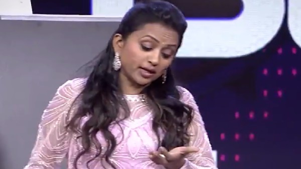 మసక మసకగా ముద్దులు