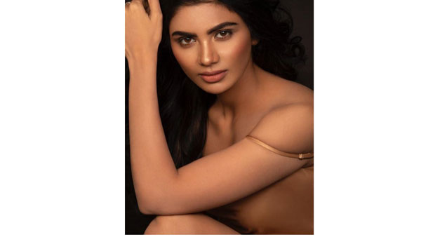 టాప్ తీసేసి షాకిచ్చిన జబర్ధస్త్ ఆర్టిస్ట్