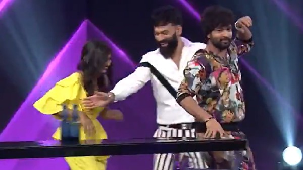 చికెన్ మటన్ అంటూ స్టెప్పులు