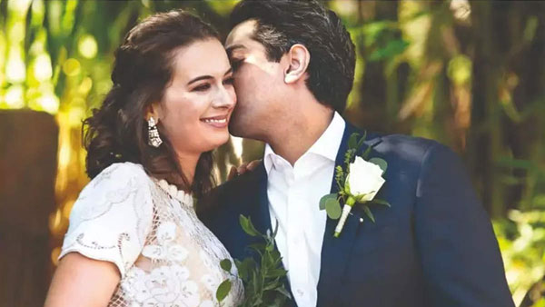  ఎట్టకేలకు ప్రియుడిని పెళ్లాడిన భామ