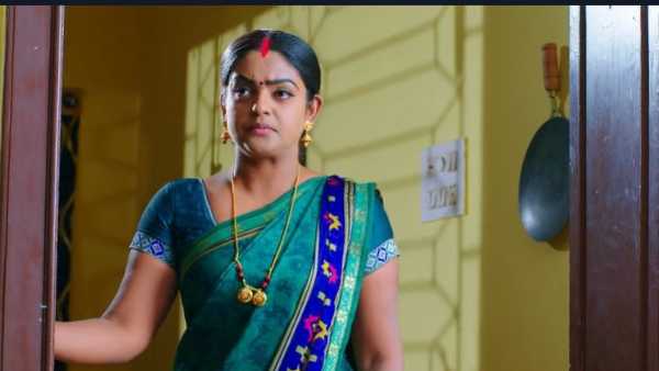 గోడపై గీతలు గీసి పది రోజుల సమయం అంటూ