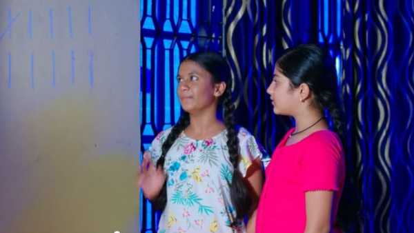 మోనిత గీతలను చూసి శౌర్య, దీప