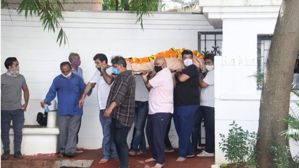 మందిరాబేడి ఇంటికి బాలీవుడ్ ప్రముఖులు