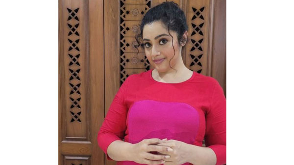 స్టార్ హీరోలతో బాక్సాఫీస్ హిట్స్