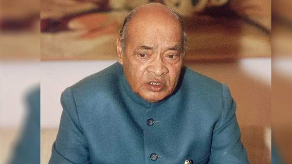 దేశ ప్రధానిగా పగ్గాలు..