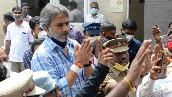  ఎస్పీ చరణ్ ఆధ్వర్యంలో