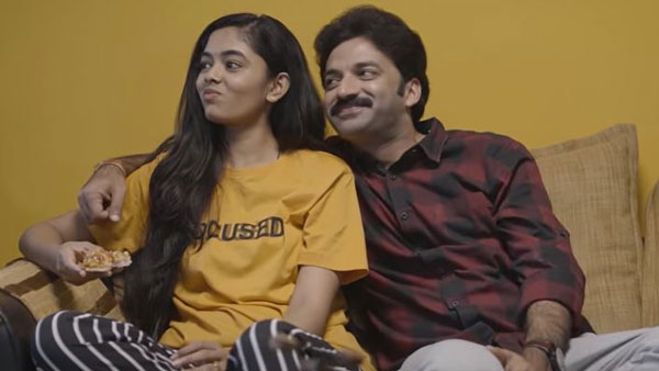 కానుక ఇచ్చిన సుమ