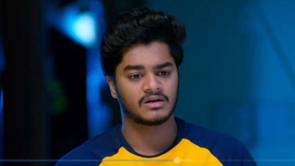 కాలేజ్ లో ఫీజ్ కట్టాలని