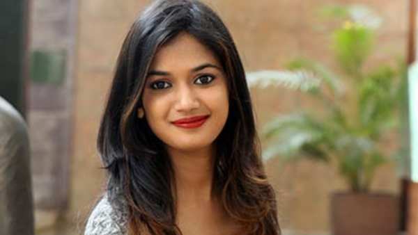 వెంటిలేటర్ మీద ఆరియానా గ్లోరీ