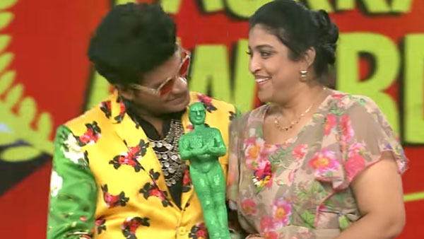 సీరియల్ నటిపై నాటీగా కామెంట్స్