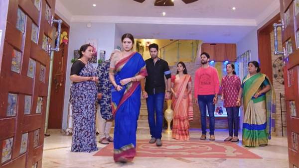  కొడుకు ఇంటికి వెళ్లడంతో ఆందోళన