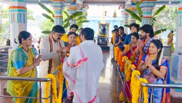 కుటుంబ సమేతంగా గుడికి..