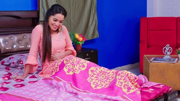 కడుపు చూసుకొని ఆనందంలో మోనిత