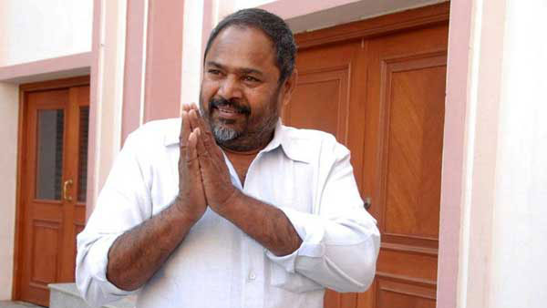 థియేటర్ల ఓపెన్ చేయకపోవడంపై అసంతృప్తి